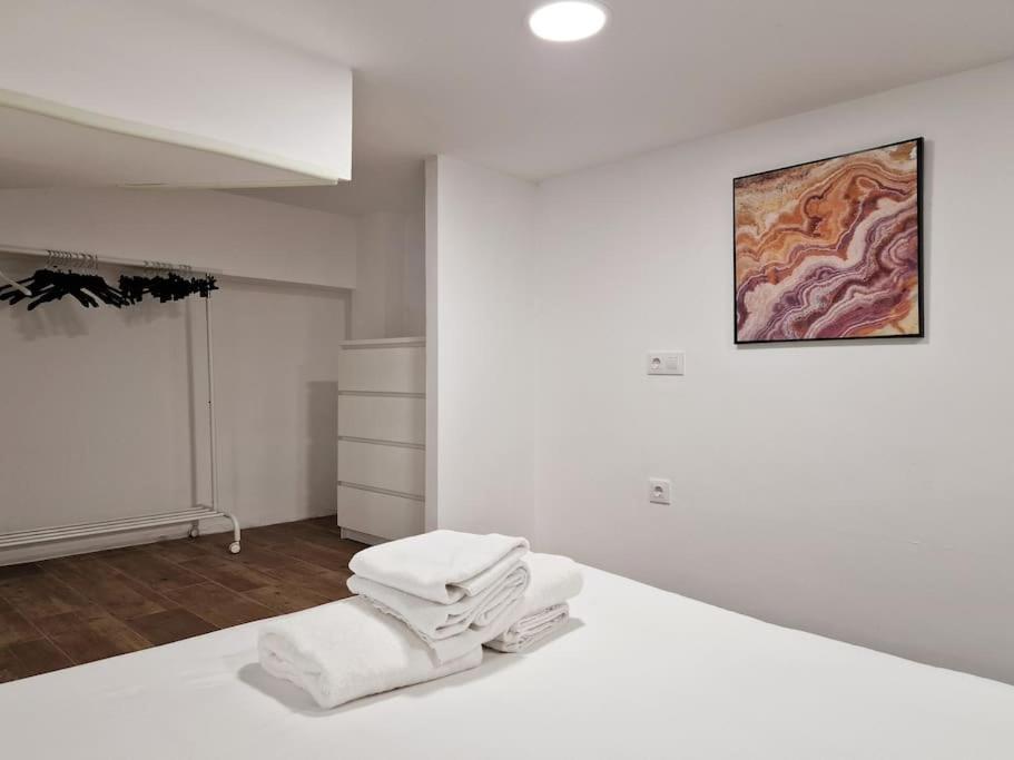 Seco Calle, Precisos Loft Super Equipado Cerca De Metro Pacifico Madrid Luaran gambar