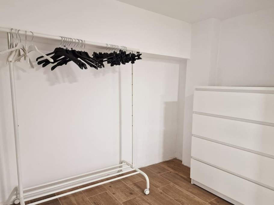 Seco Calle, Precisos Loft Super Equipado Cerca De Metro Pacifico Madrid Luaran gambar